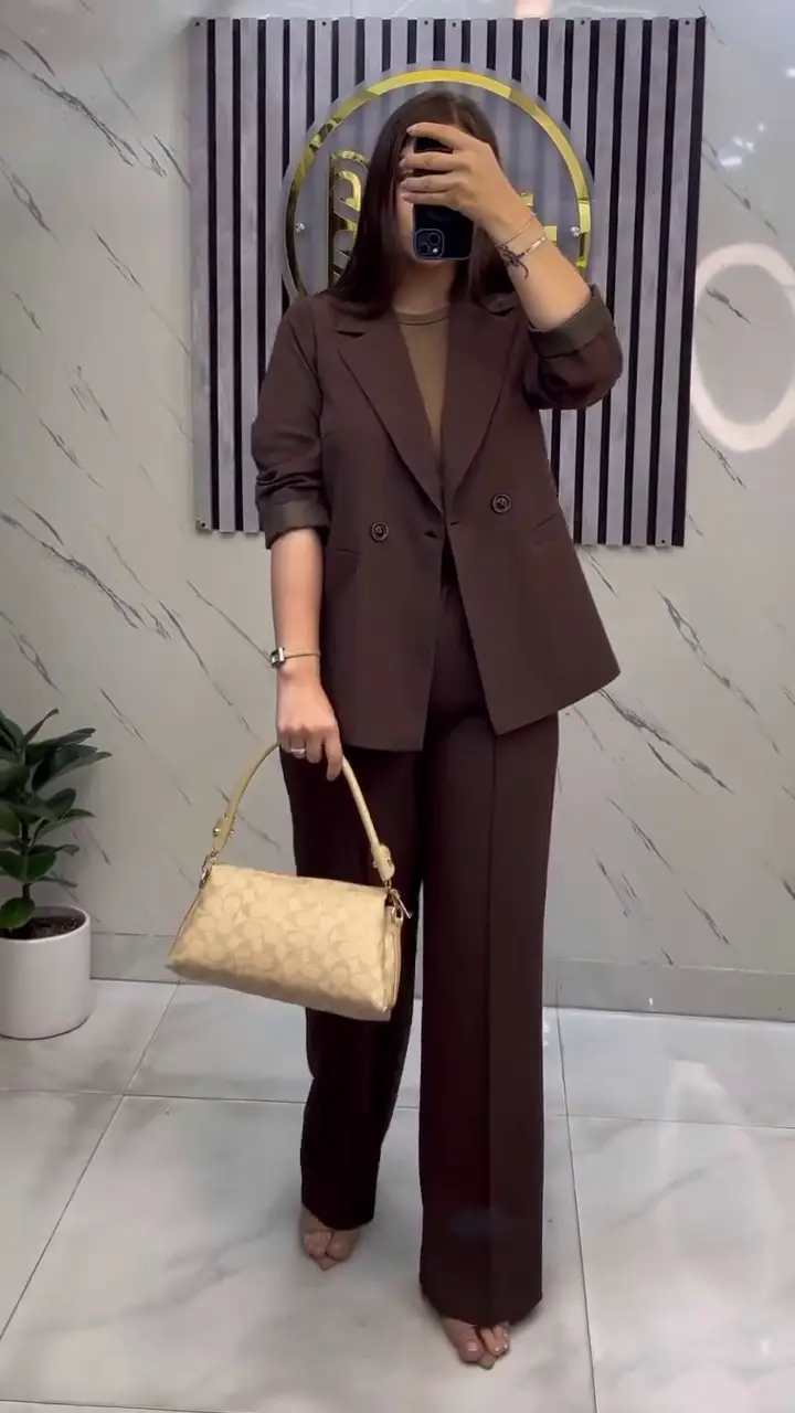 کت‌شلوار کرپ دوبل قهوه‌ای